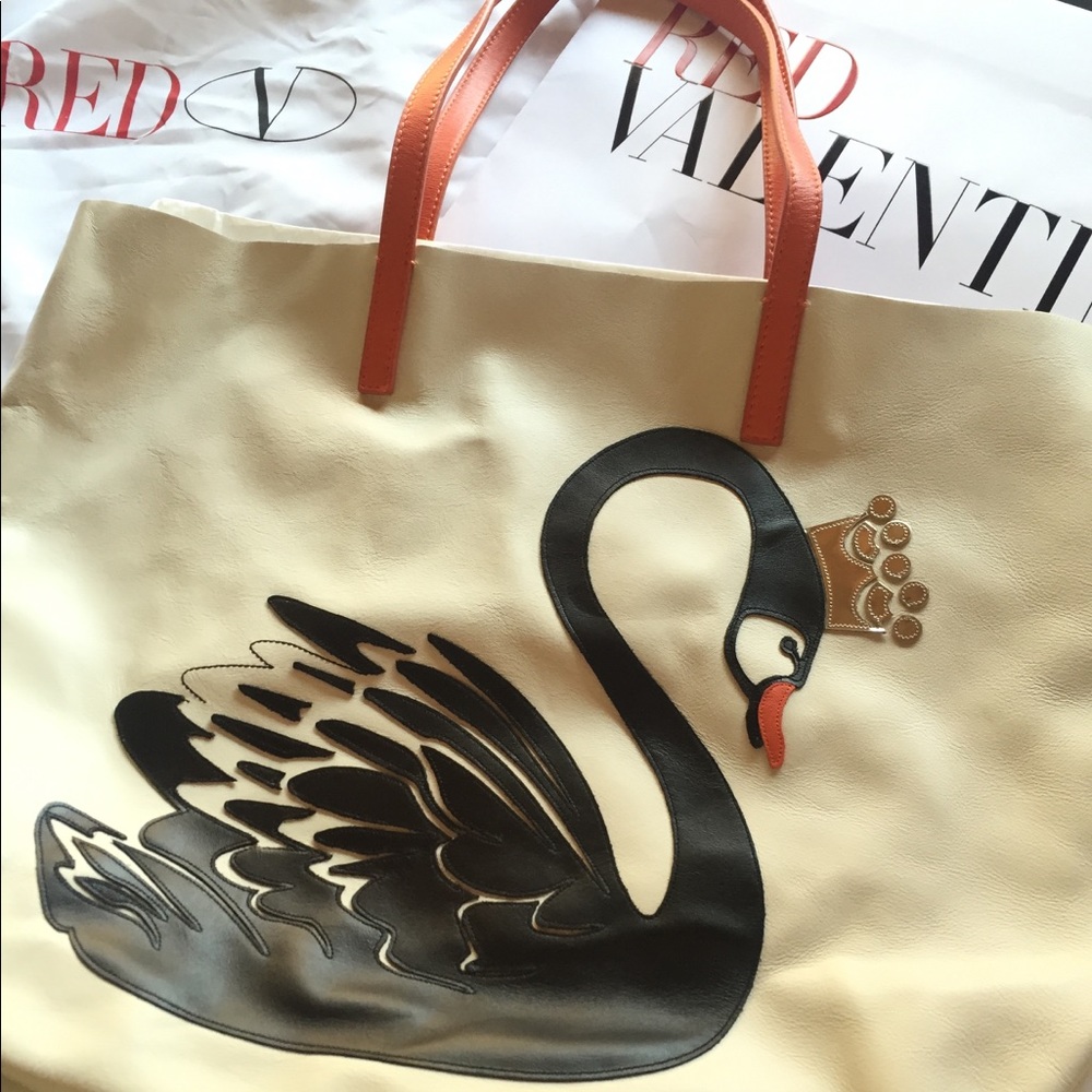 BRAND NEW RED VALENTINO LEATHER SWAN TOTE $1000